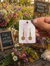 Load image into Gallery viewer, 🌼 Gold Daisy Dangle Earrings – Handmade ✨

